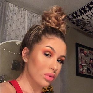 Meet your Posher, Allyson